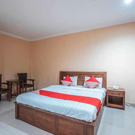 Super Oyo 686 Bunga Karang Hotel Bekasi Buitenkant foto