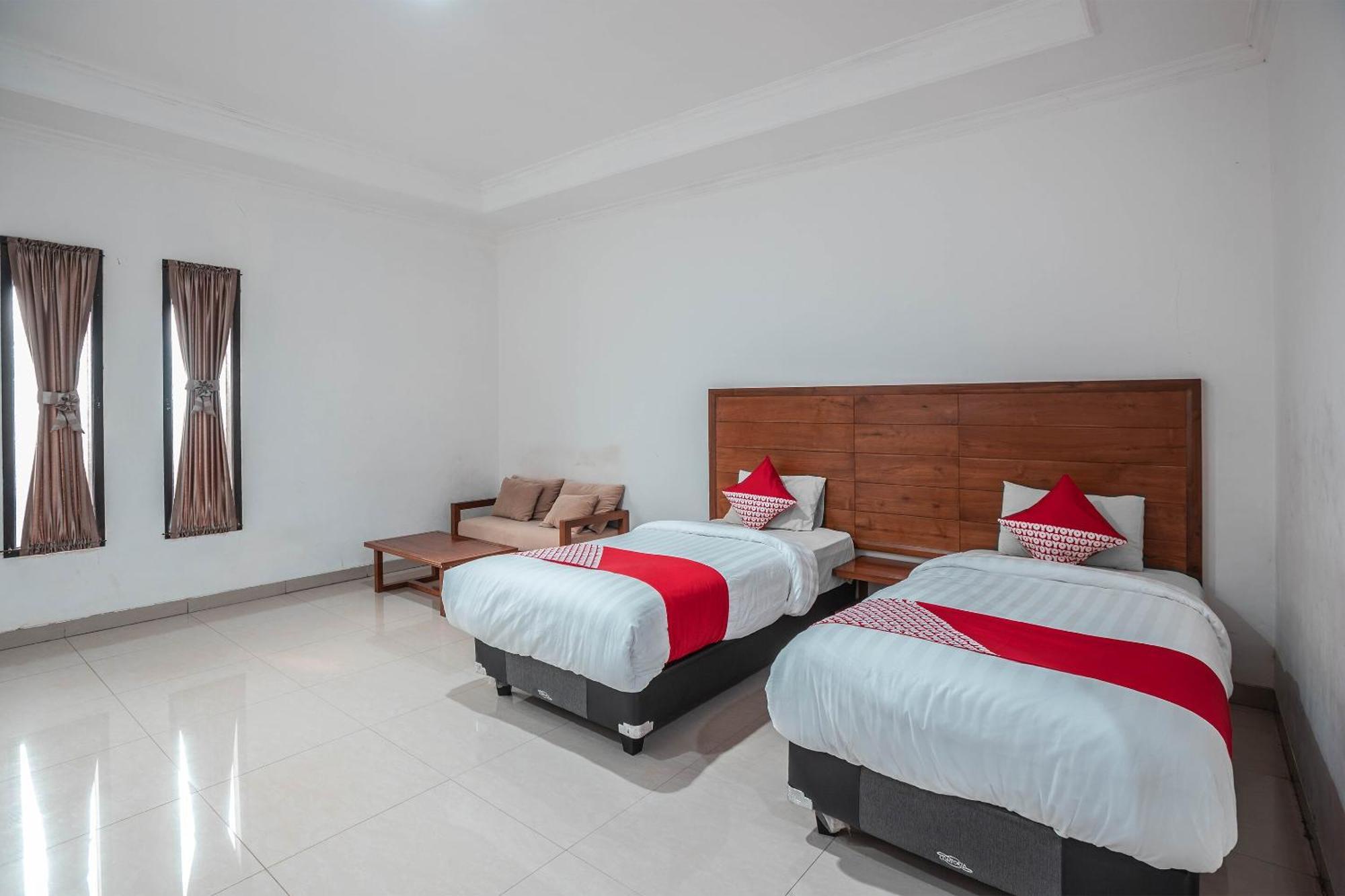 Super Oyo 686 Bunga Karang Hotel Bekasi Buitenkant foto