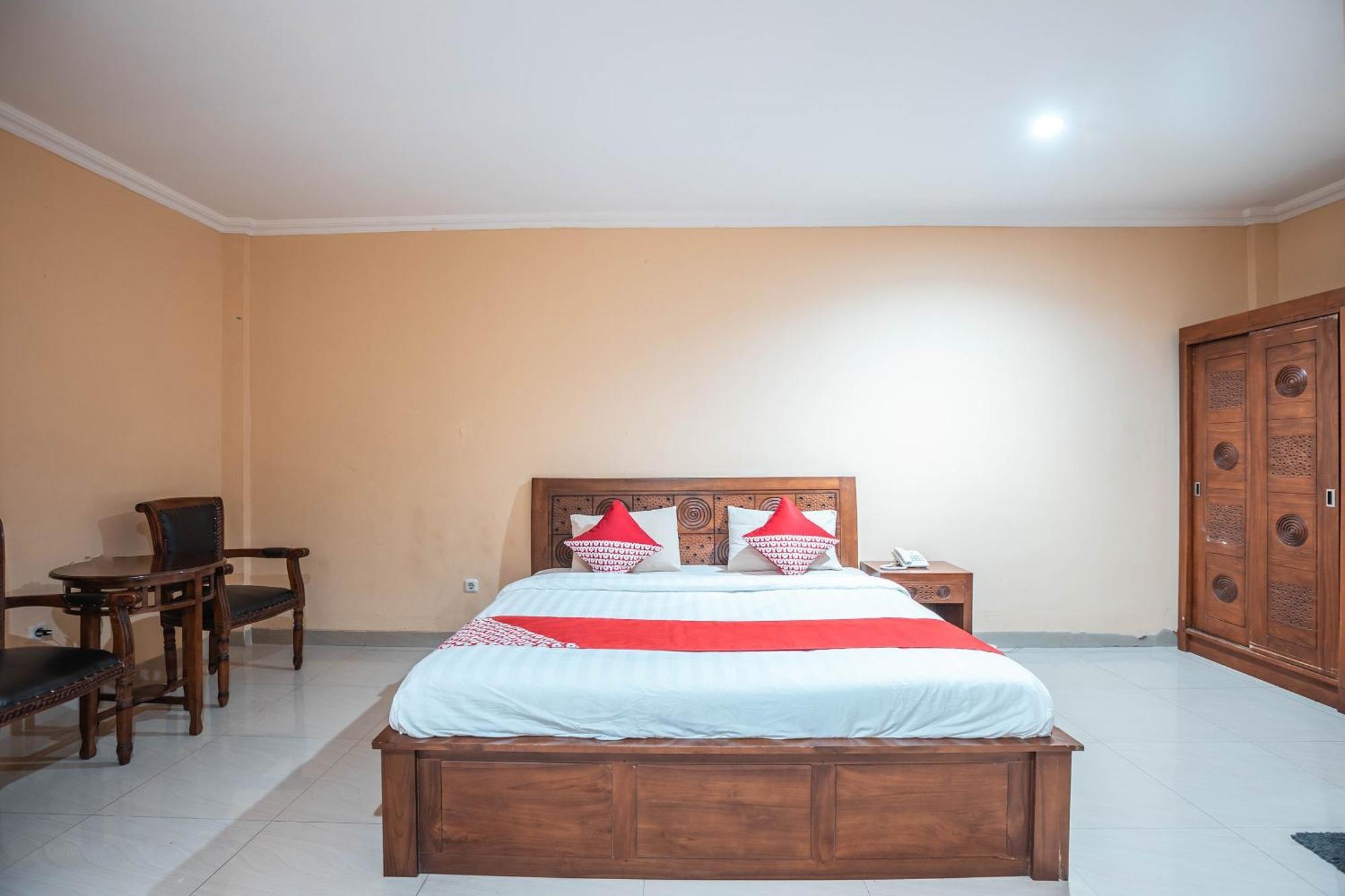 Super Oyo 686 Bunga Karang Hotel Bekasi Buitenkant foto
