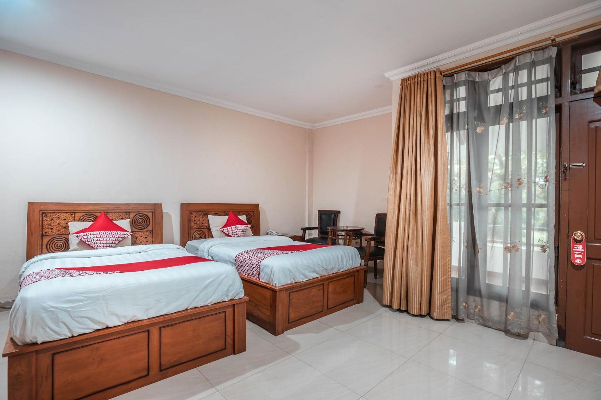 Super Oyo 686 Bunga Karang Hotel Bekasi Buitenkant foto