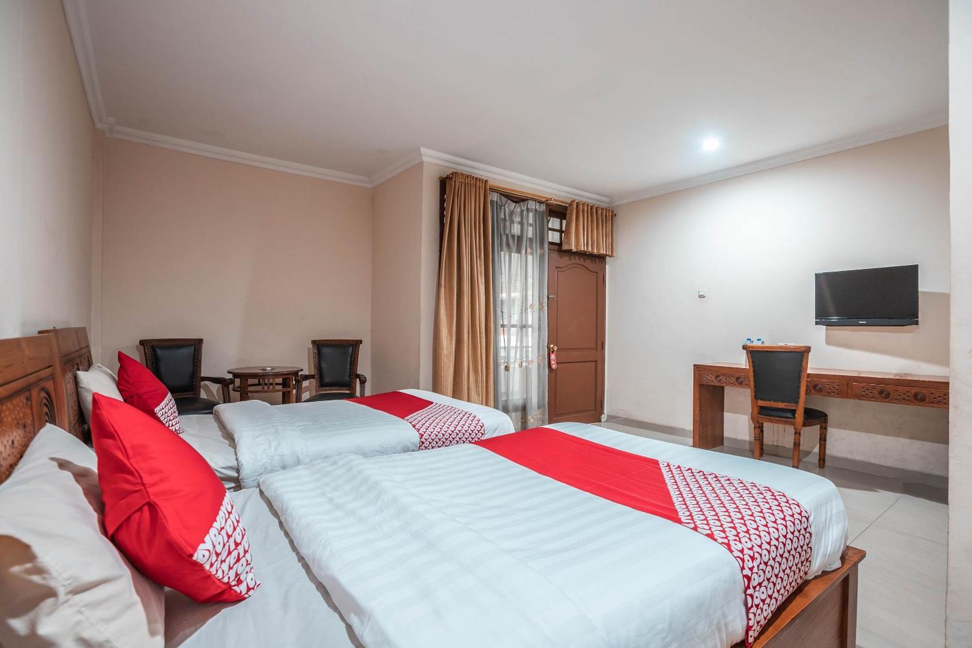 Super Oyo 686 Bunga Karang Hotel Bekasi Buitenkant foto