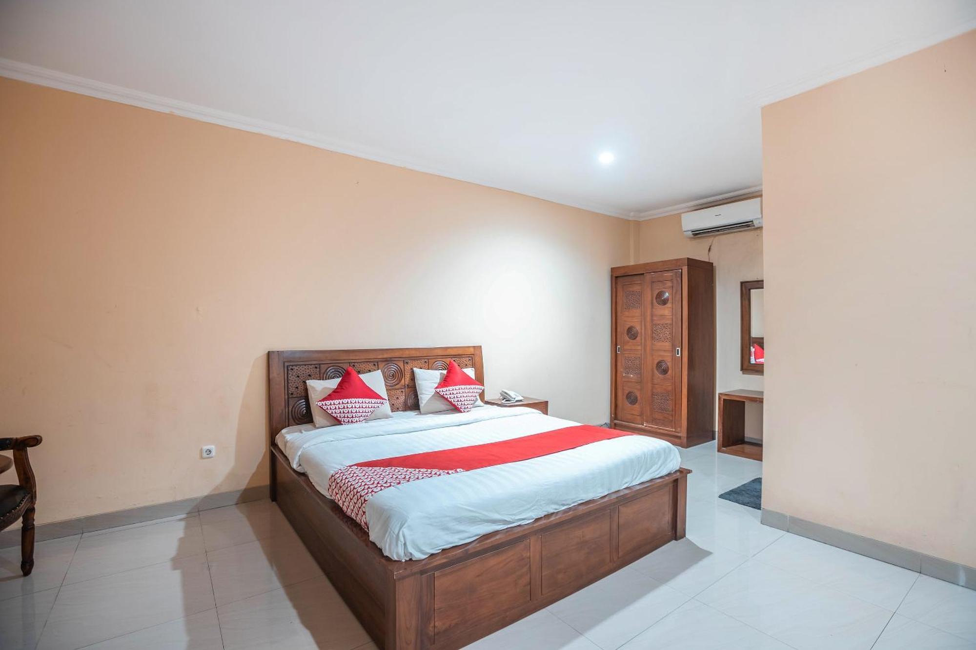 Super Oyo 686 Bunga Karang Hotel Bekasi Buitenkant foto