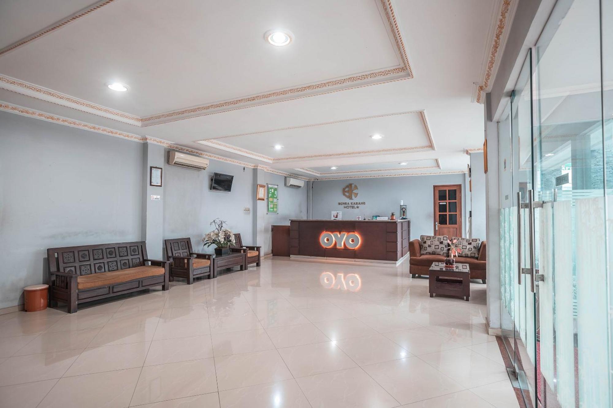 Super Oyo 686 Bunga Karang Hotel Bekasi Buitenkant foto