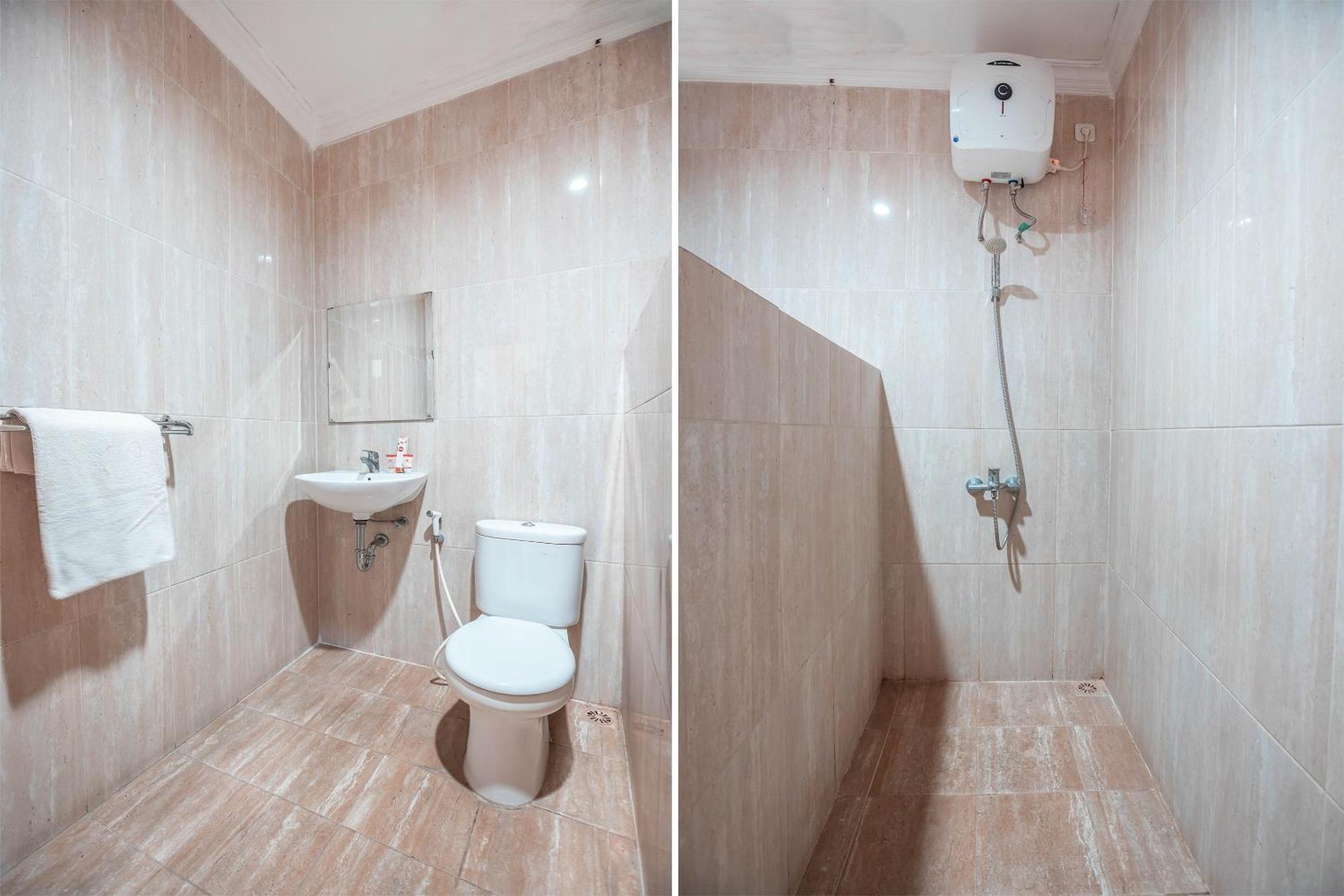 Super Oyo 686 Bunga Karang Hotel Bekasi Buitenkant foto